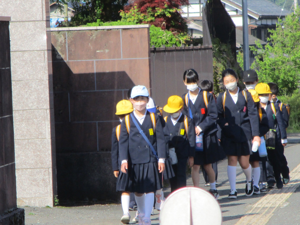 成器南小学校 今日も元気に登校！